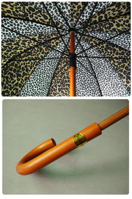 Kadınlar İçin Ahşap J Saplı Leopar Baskı Renk Değişimi Şemsiyesi