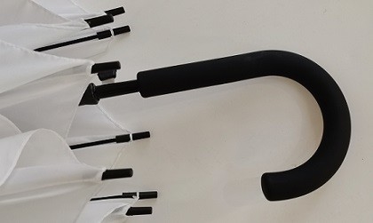 23 inç 8 cam lif kaburgalar Otomatik Açık Sıkı Şemsiye J şeklinde kauçuk kaplı plastik kolu ile