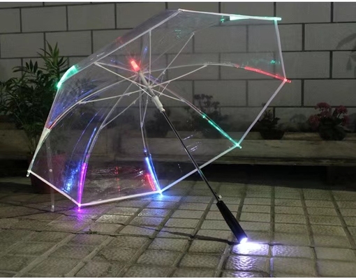 Yağmur için LED ışığı olan golf şemsiyesi cam lif kaburgaları ve alüminyum şafta ile.